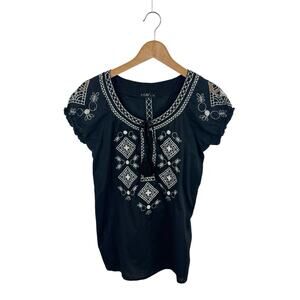 Fylo Embroidered Peasant Top